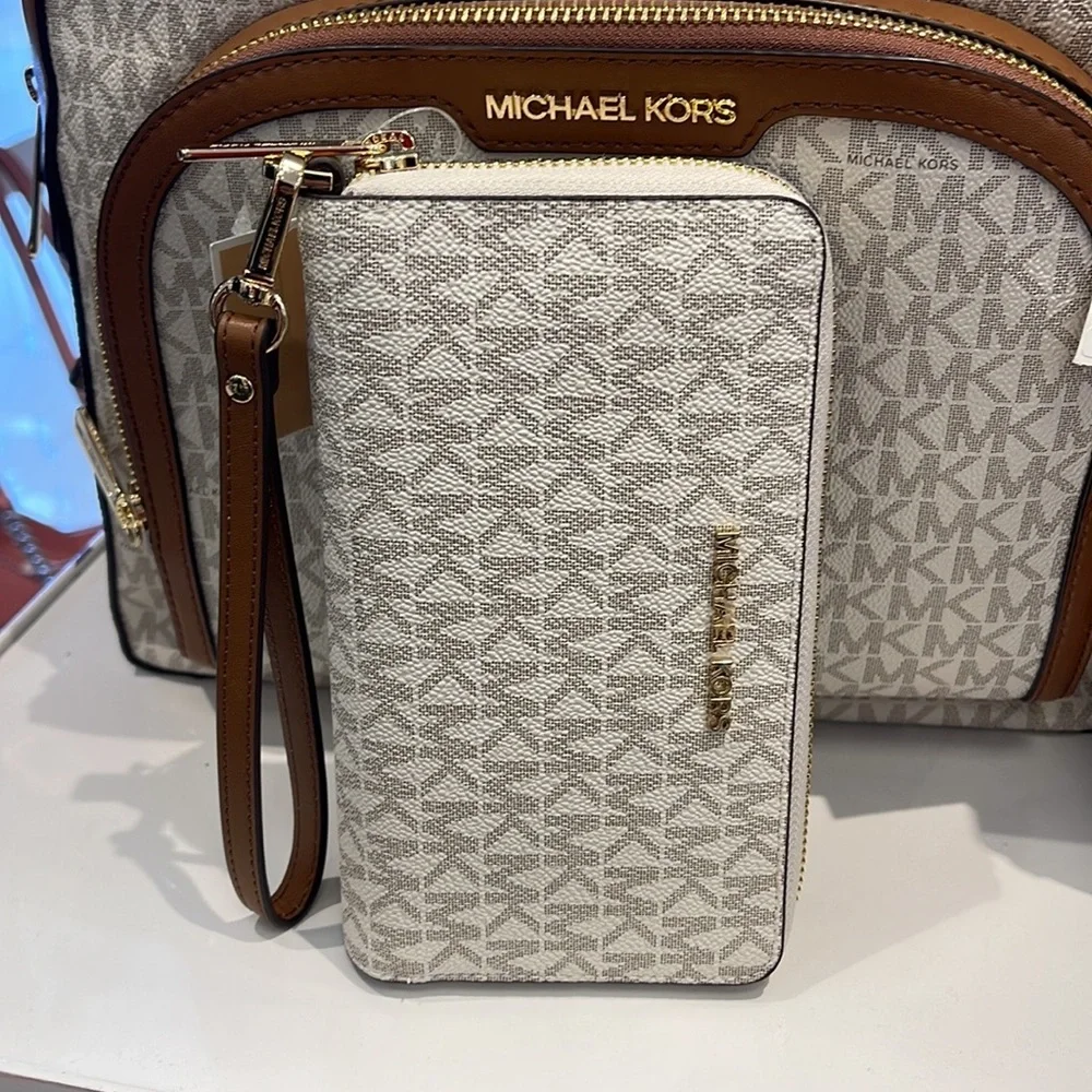 Michael Kors MK Signature Large Flat Multi-Function Phone Case Wallet Wristlet